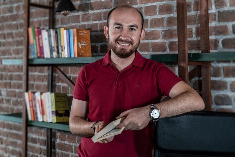 Psikoterapist Ahmet Kara